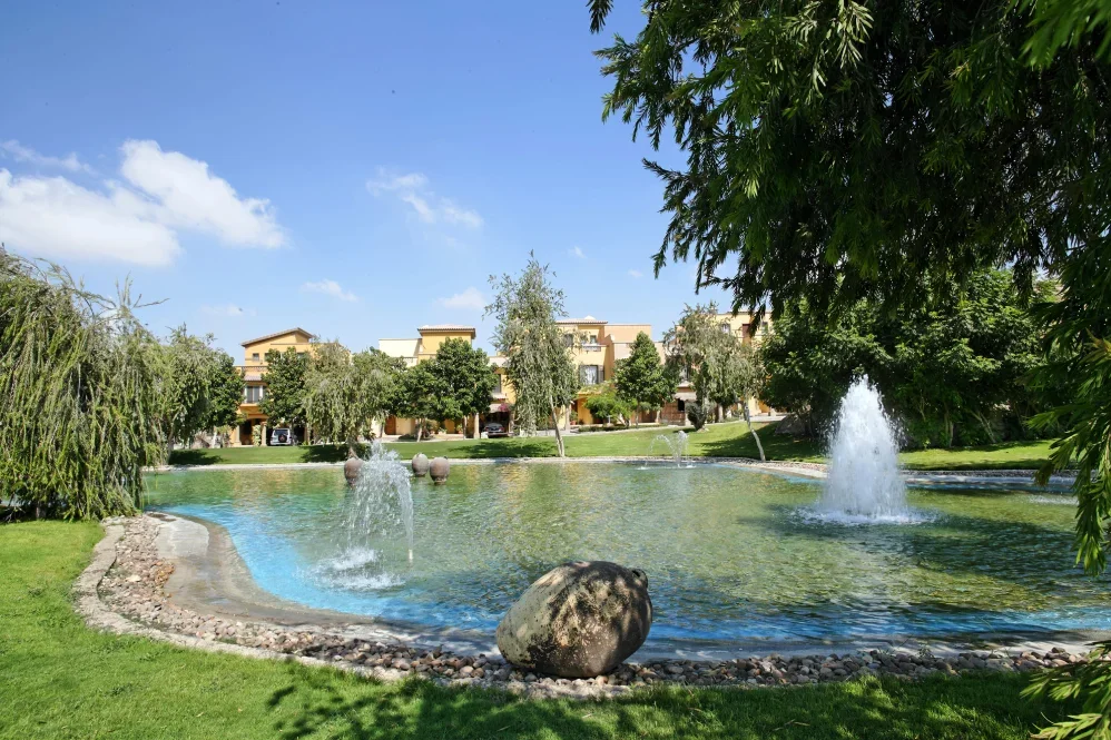 Residences and fountains at Palm Hills October